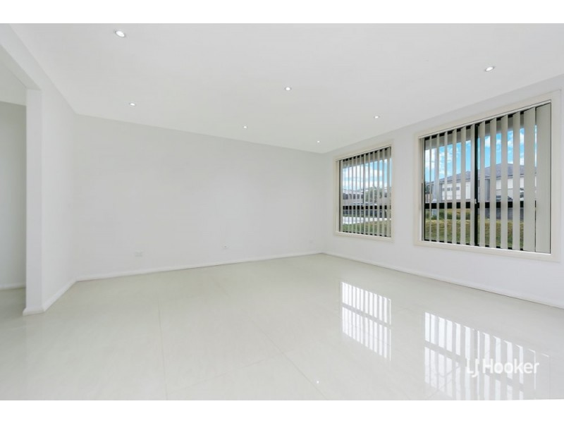 8 Stynes Ave, Kellyville NSW 2155