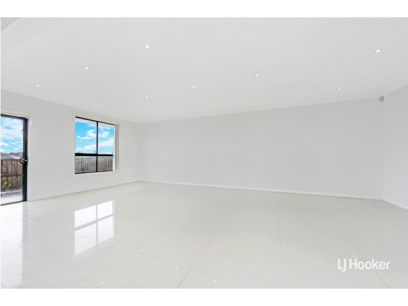 8 Stynes Ave, Kellyville NSW 2155