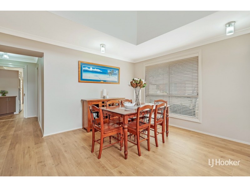 4 Mazari Grove, Stanhope Gardens NSW 2768