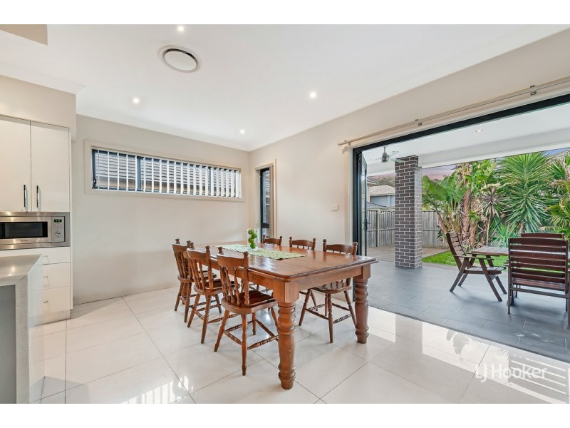 6 Whale Court, Stanhope Gardens NSW 2768