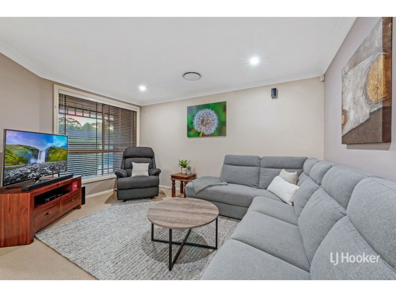 7 Blacksmith Close, Stanhope Gardens NSW 2768