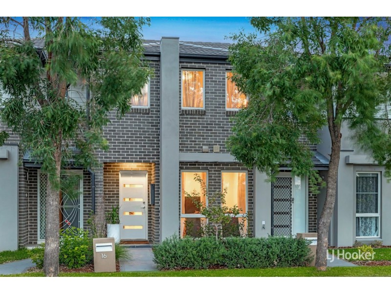 16 Lyrebird Crescent, The Ponds NSW 2769