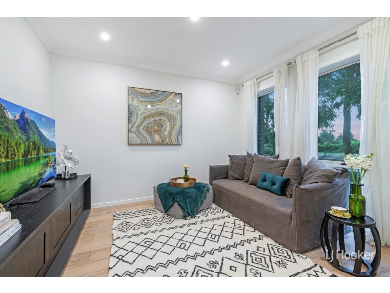 16 Lyrebird Crescent, The Ponds NSW 2769