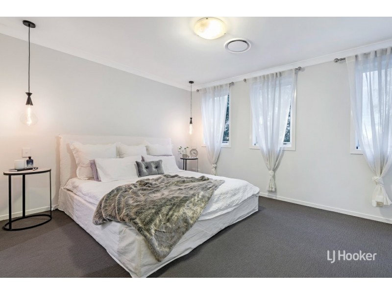 16 Lyrebird Crescent, The Ponds NSW 2769