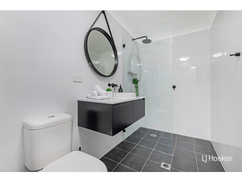 16 Lyrebird Crescent, The Ponds NSW 2769