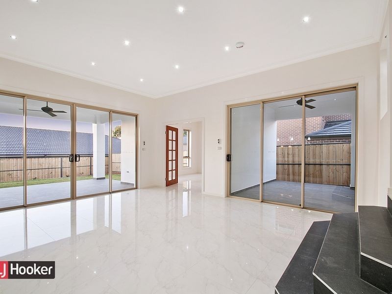 33 Edgewood Drive, Stanhope Gardens NSW 2768