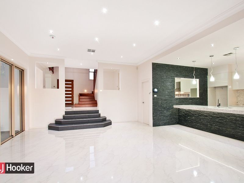 33 Edgewood Drive, Stanhope Gardens NSW 2768