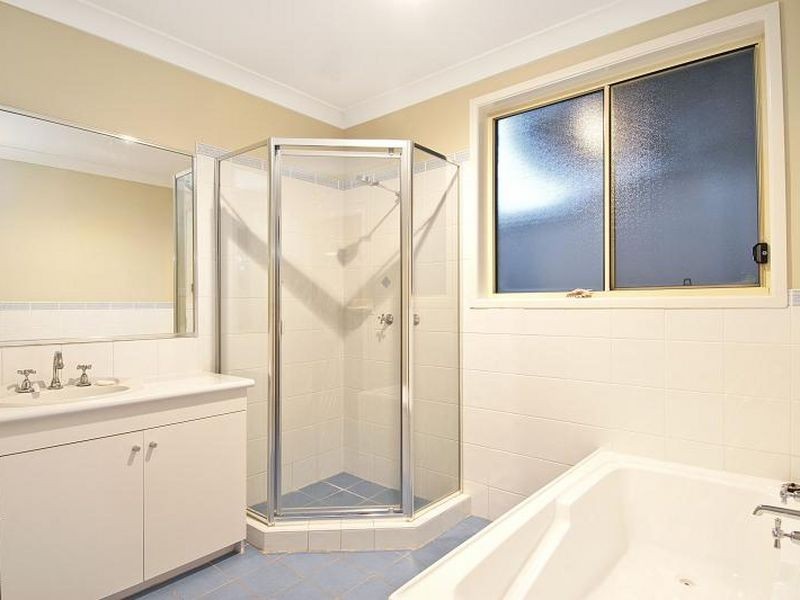 4 Aimee Street, Quakers Hill NSW 2763