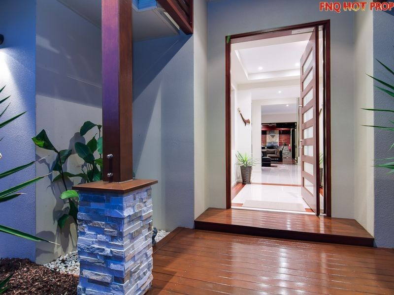 33 Muller Street, Palm Cove QLD 4879