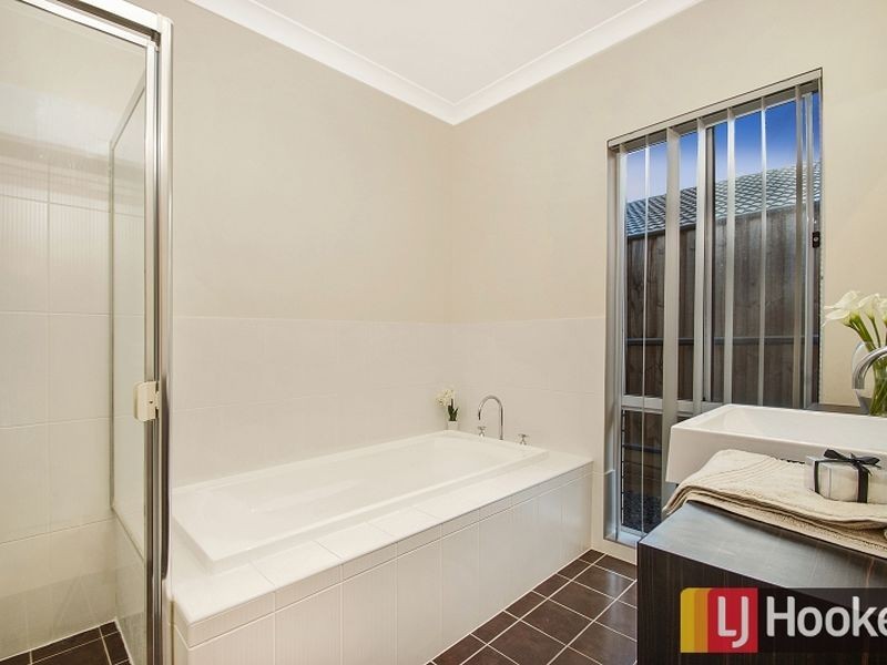 12 Sharpave Avenue, The Ponds NSW 2769