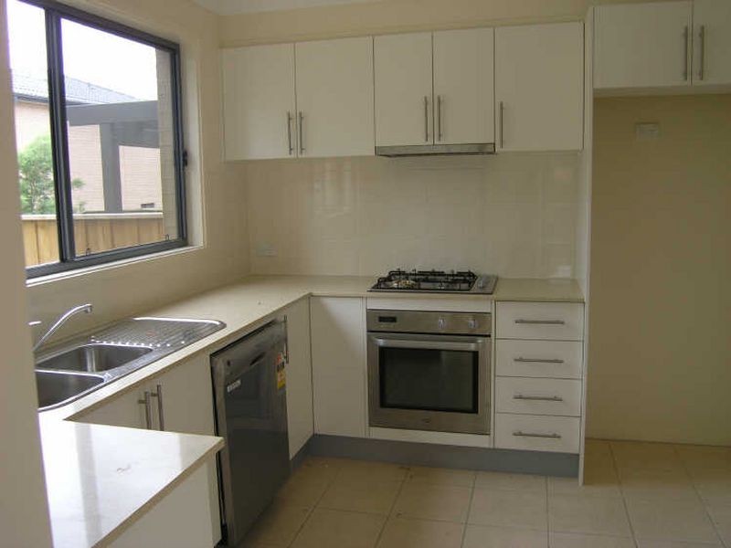 13 Treetop Circuit, Quakers Hill NSW 2763