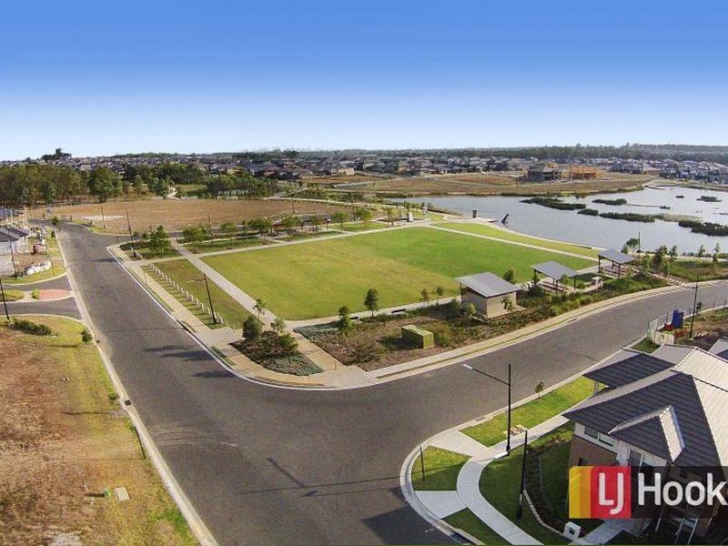 28 Lomandra Crescent, The Ponds NSW 2769