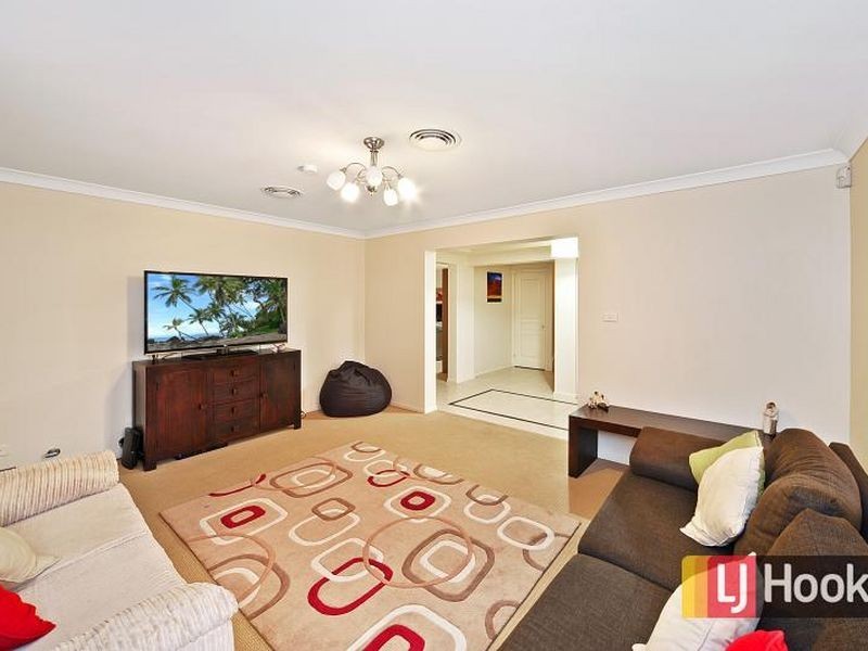 6 Darcy Street, Stanhope Gardens NSW 2768