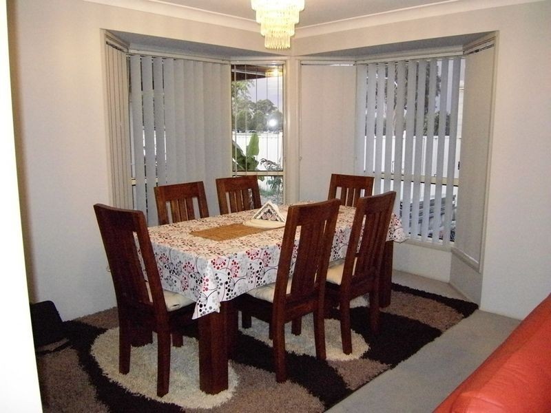 2 Golden Grove, Stanhope Gardens NSW 2768