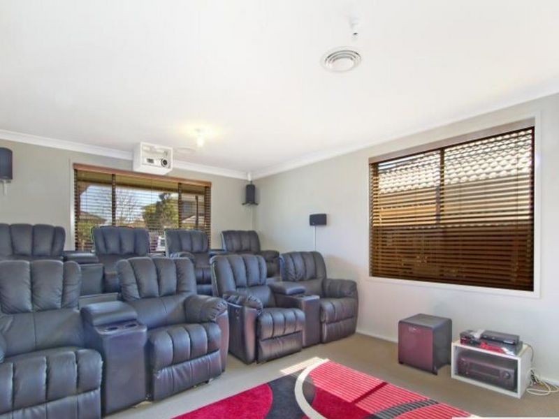 27 Ulmara Avenue, The Ponds NSW 2769
