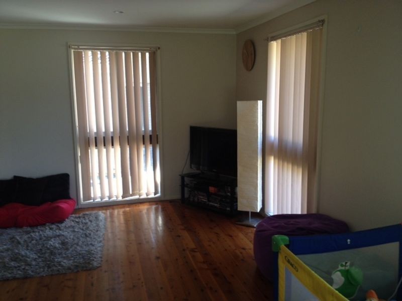 1 Molyneaux Avenue, Kings Langley NSW 2147