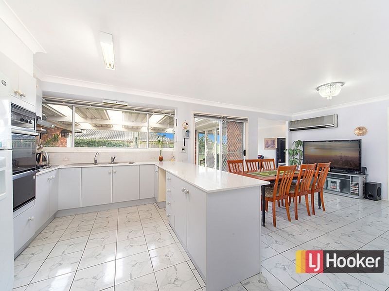 15 Ealing Place, Quakers Hill NSW 2763