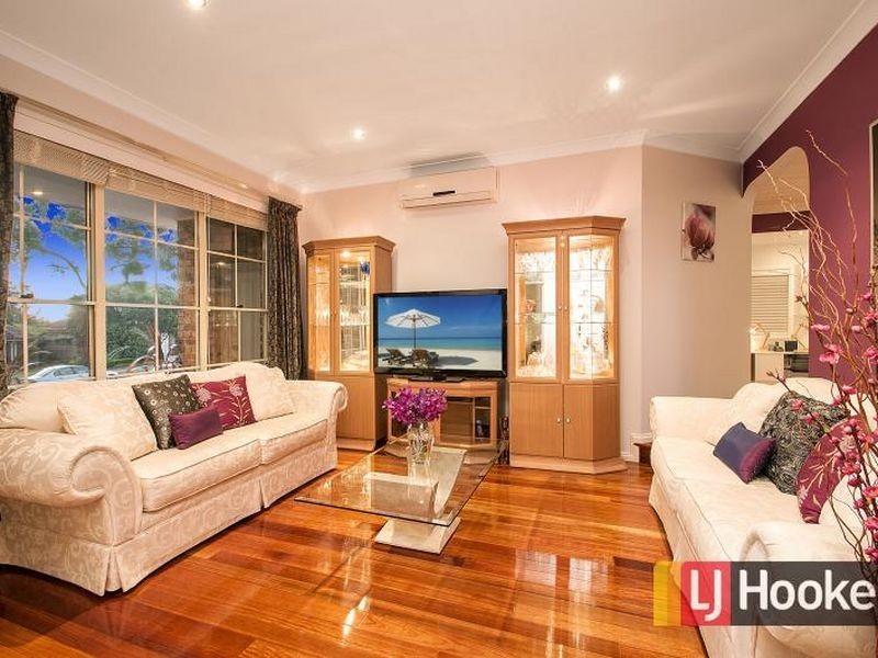 4 Greenhill Drive, Glenwood NSW 2768