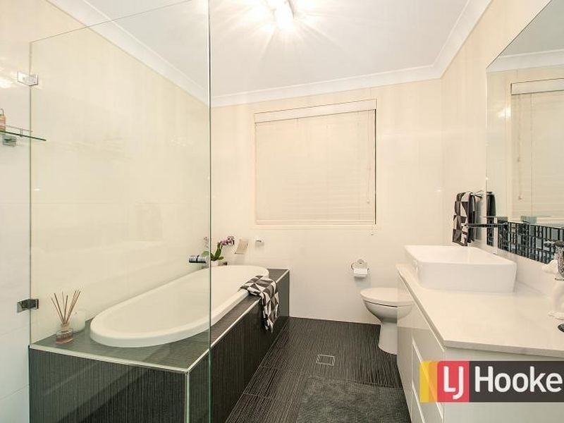 4 Greenhill Drive, Glenwood NSW 2768