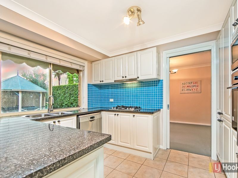 18 Crestview Drive, Glenwood NSW 2768