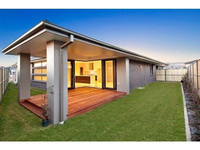 8 Crimson Crescent, The Ponds NSW 2769