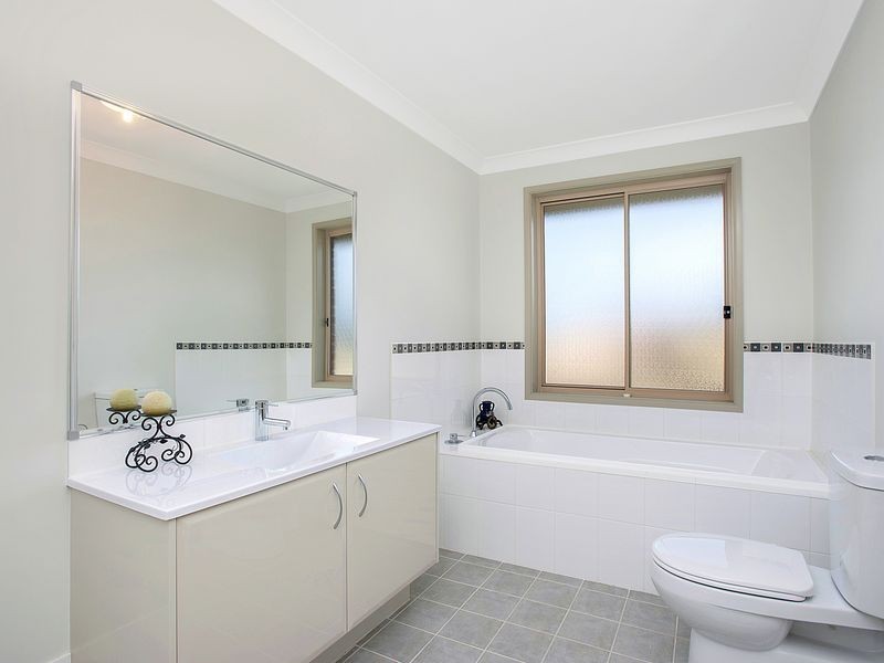 8 Brent Place, Stanhope Gardens NSW 2768