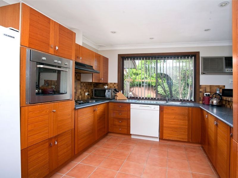 22 Molyneaux Ave, Kings Langley NSW 2147