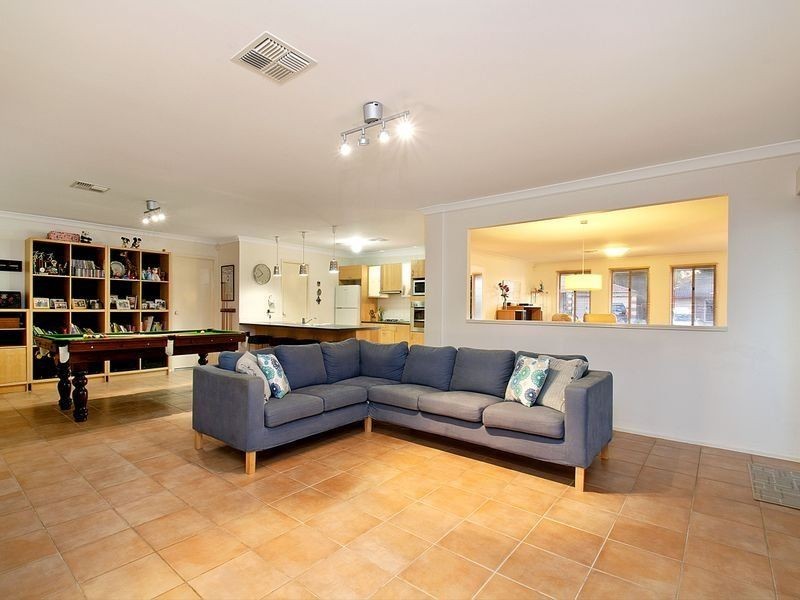 25 Bellbird Court, Quakers Hill NSW 2763