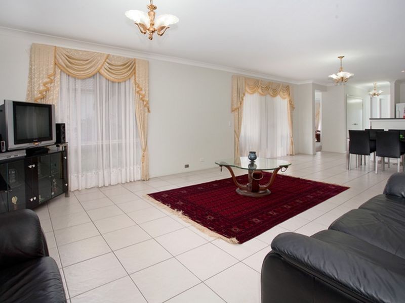 51 Kenford Circuit, Stanhope Gardens NSW 2768