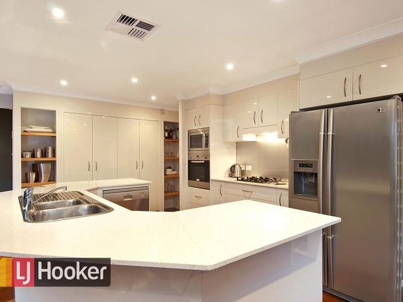 8 Watford Drive, Stanhope Gardens NSW 2768