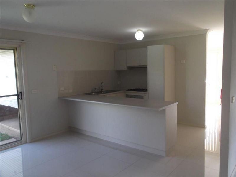 4 Oldbury Street, Stanhope Gardens NSW 2768