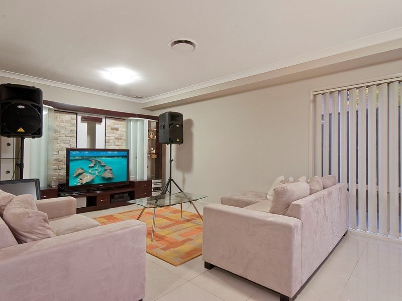 8 Linton Street, Stanhope Gardens NSW 2768