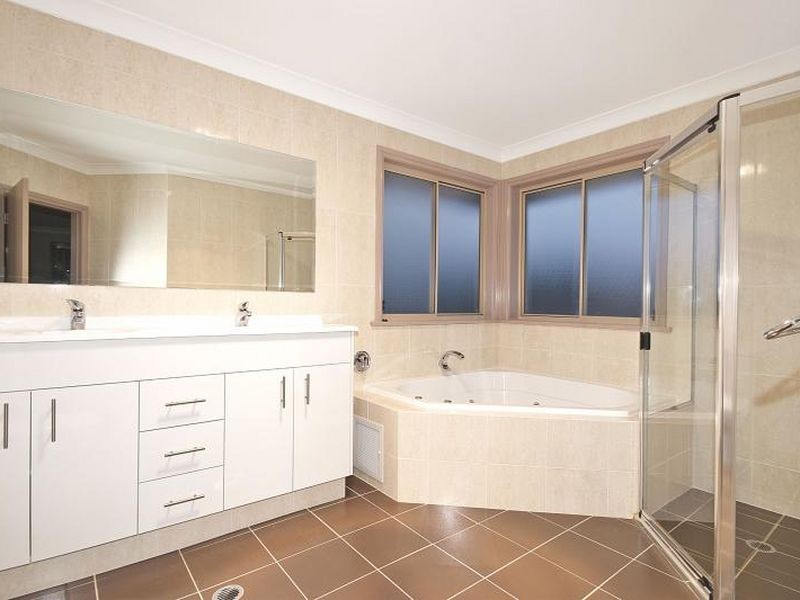 10 Woodstream Crescent, Kellyville NSW 2155