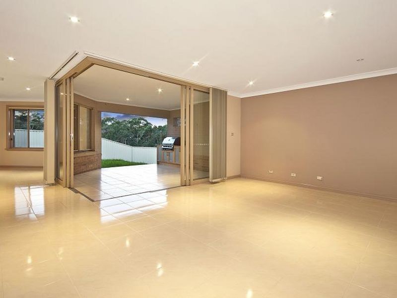 10 Woodstream Crescent, Kellyville NSW 2155