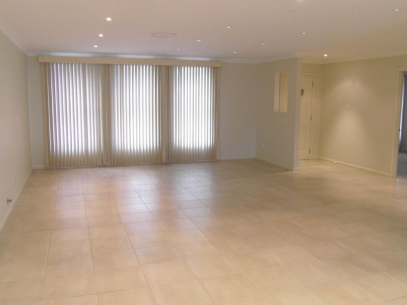 12 Ashtead Parade, Stanhope Gardens NSW 2768