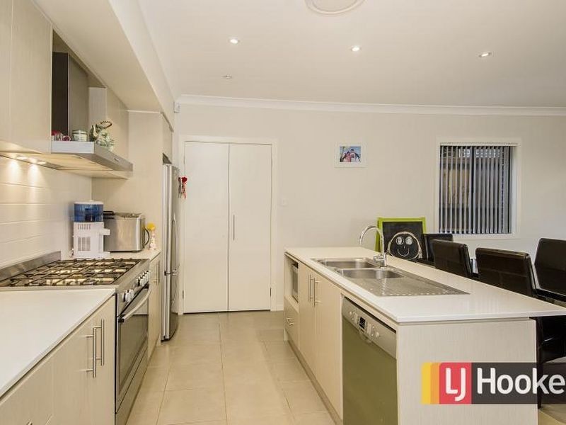 22 Fox Creek Circuit, Kellyville NSW 2155