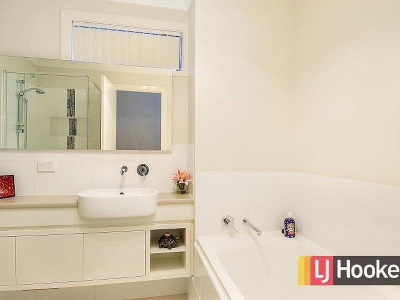 22 Fox Creek Circuit, Kellyville NSW 2155