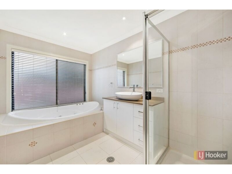 39 Sanctuary Drive, Beaumont Hills NSW 2155