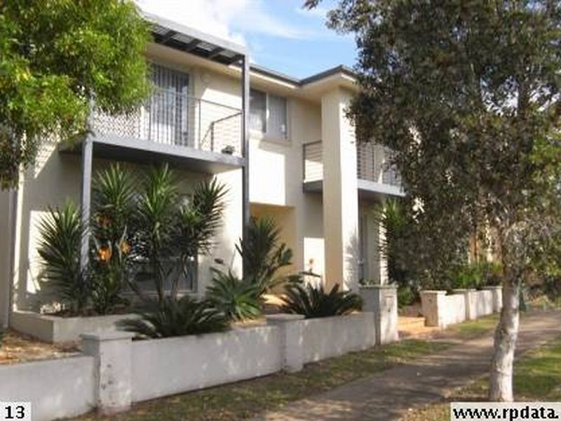 4 Castleford Terrace, Stanhope Gardens NSW 2768