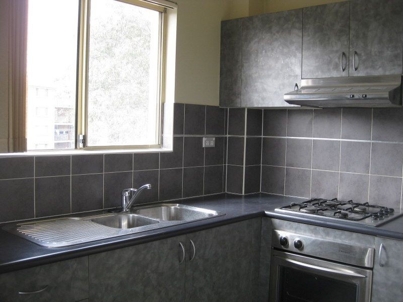 8/14 Fourth Avenue, Blacktown NSW 2148