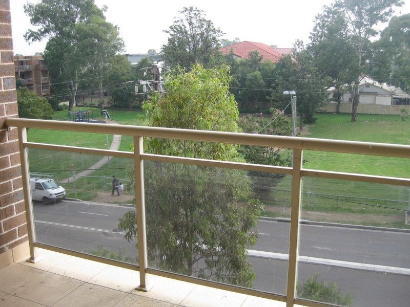 8/14 Fourth Avenue, Blacktown NSW 2148