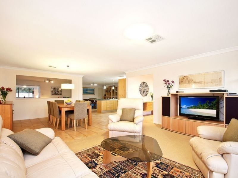 25 Bellbird Court, Quakers Hill NSW 2763