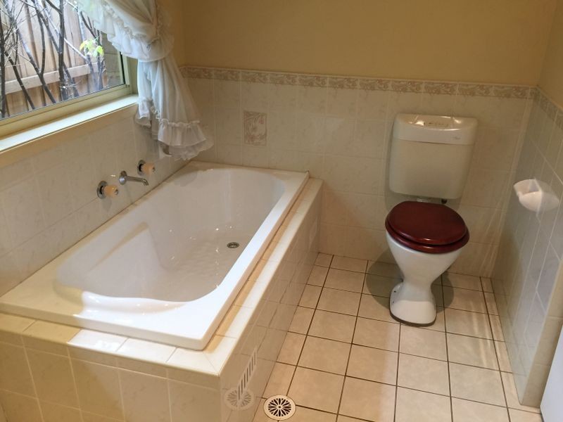 24 Roxburgh Cres, Stanhope Gardens NSW 2768