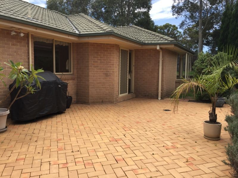 24 Roxburgh Cres, Stanhope Gardens NSW 2768