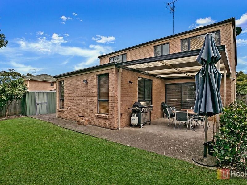 27 Greyfriar Place, Kellyville NSW 2155