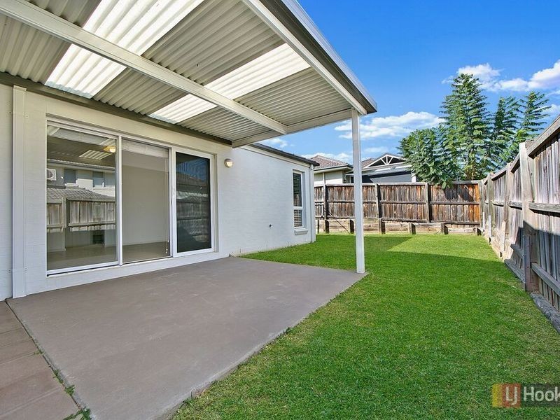 33 Ashtead Parade, Stanhope Gardens NSW 2768