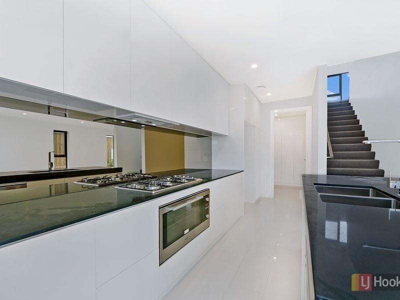 2/24 Messenger Street, Kellyville NSW 2155