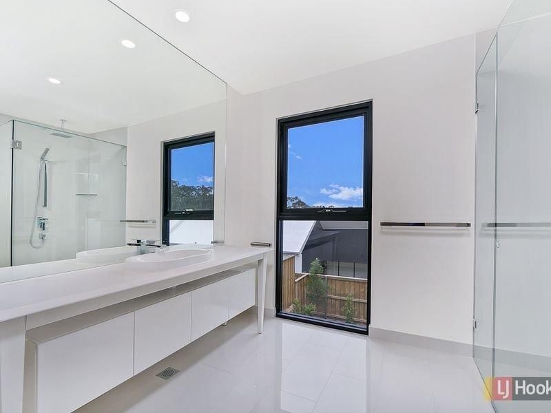 2/24 Messenger Street, Kellyville NSW 2155