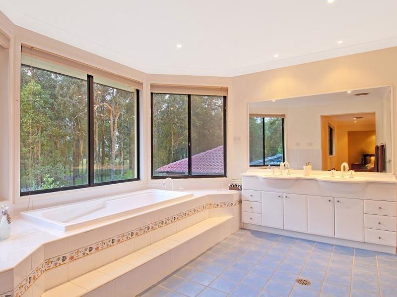 2 Lochton Place, Beaumont Hills NSW 2155