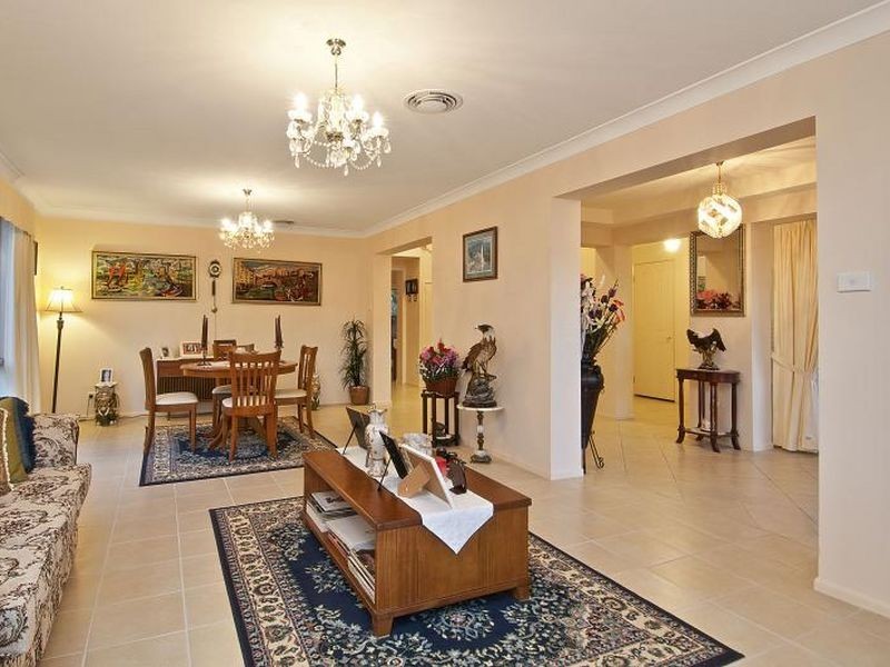 33 Softwood Avenue, Beaumont Hills NSW 2155